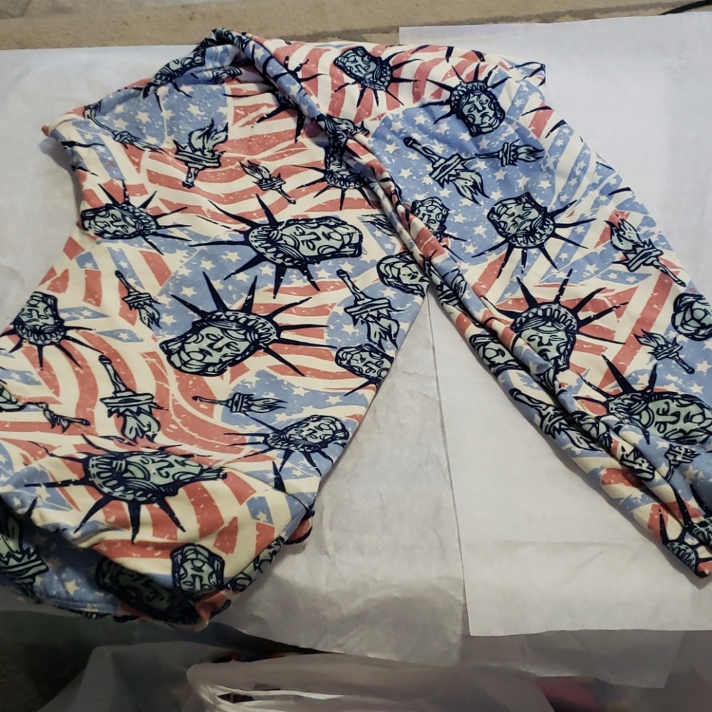 Lularoe tc 4th of July leggings